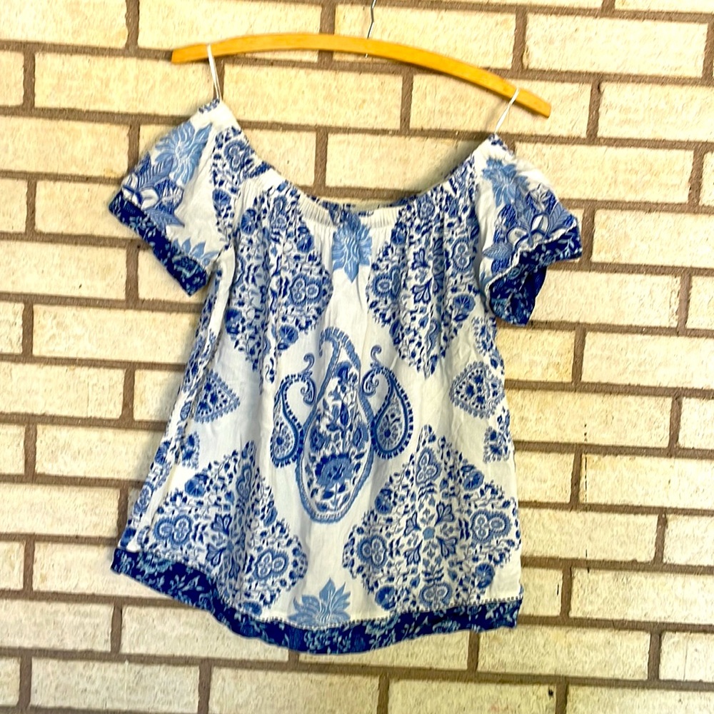 Lucky brand top - can be off shoulder or on